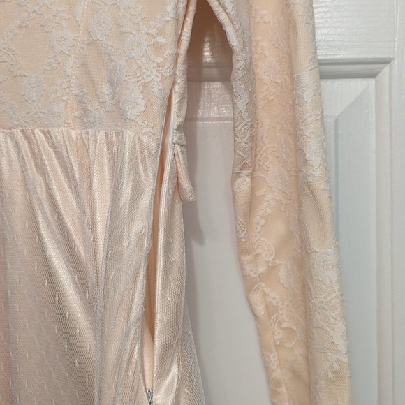 Women's Vintage Style Dress (Medium, about size 4 in US Women's Sizing) in Cream - Picture 3 of 7